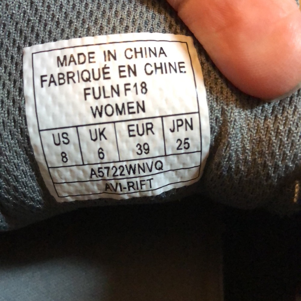 Avia gray memory foam sneakers - Picture 5 of 5